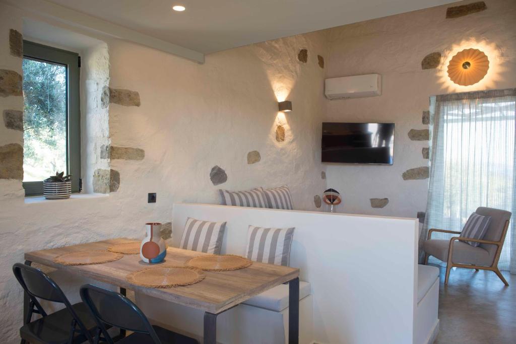 Afentiko Pigadi 館内設備