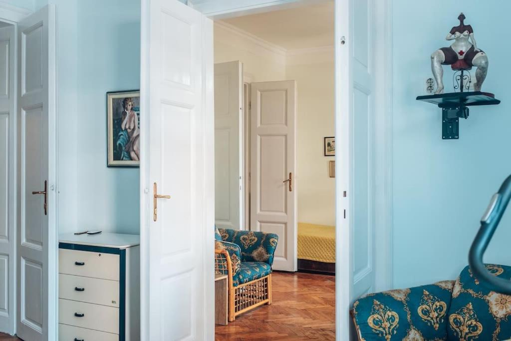 Rustic Central Belgrade Stay - 4