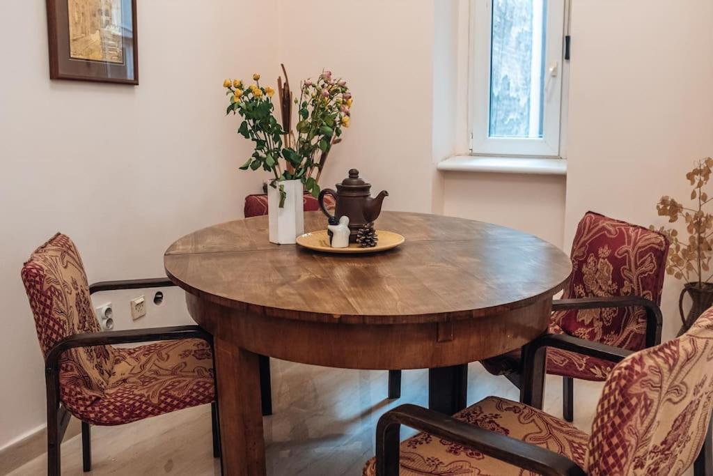 Rustic Central Belgrade Stay - 5