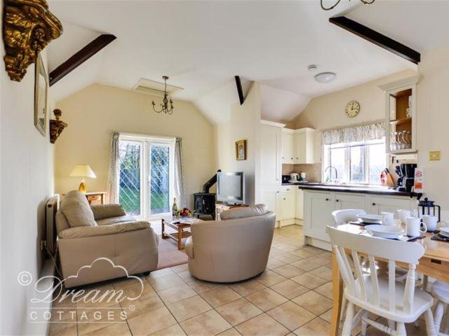 Frome Lodge House, Dorchester photo 3