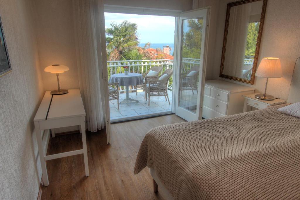Apartments Punta Kolova photo