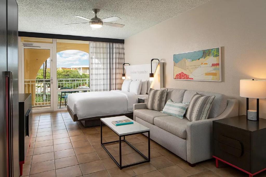 ブルーグリーン バケーションズ ラ カバナ ビーチ リゾート アンド カジノ (Bluegreen Vacations La Cabana Beach Resort and Casino)