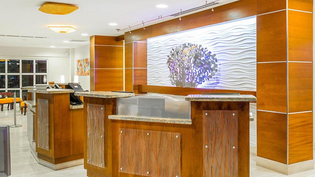 フロント・ロビー