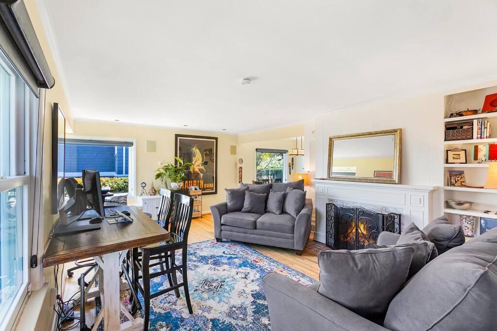 Magnolia on the Hill, Seattle