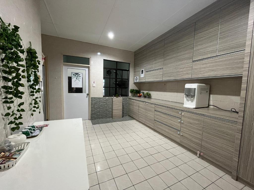 Hus på 1000 m² i Lutong, med 3 sovrum och 2 badrum (privat) (Joyful Homestay Miri)