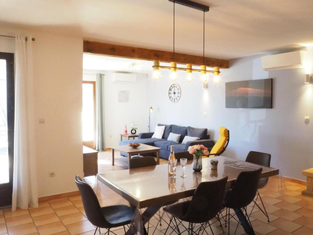 House in Vaison-la-Romaine with Pool - 3