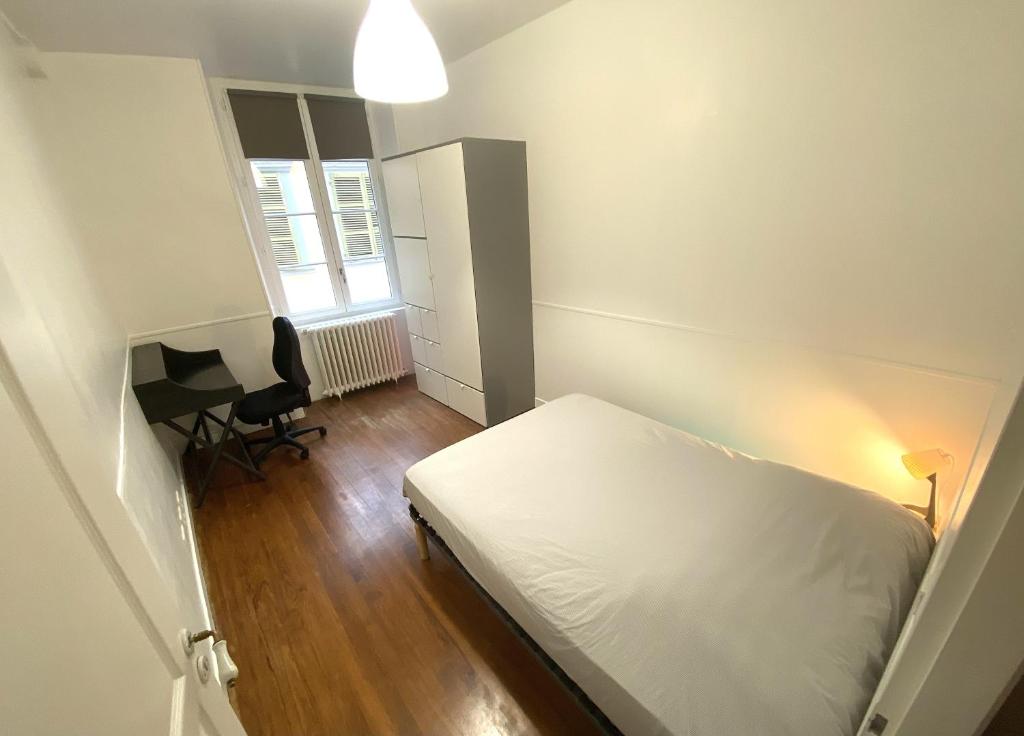 FLOYDROOM'S Pau chambre hôtes dans appartement partagé proche château, Pau