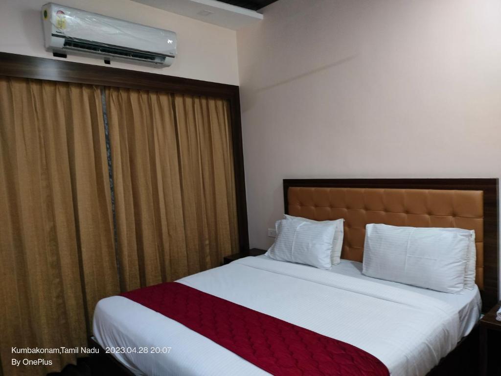 Sivamurugan Hotels photo
