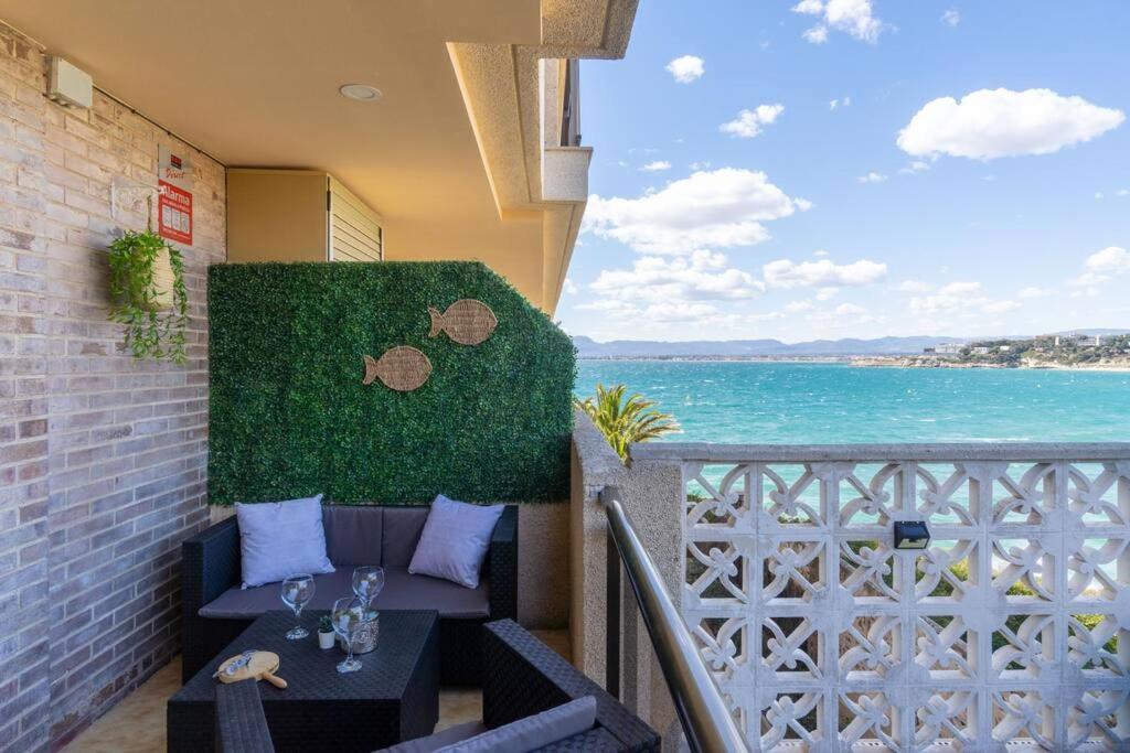 1ºlineaMar-exclusive-Chill-wifi-SeaViews-PortAventura6 - 2