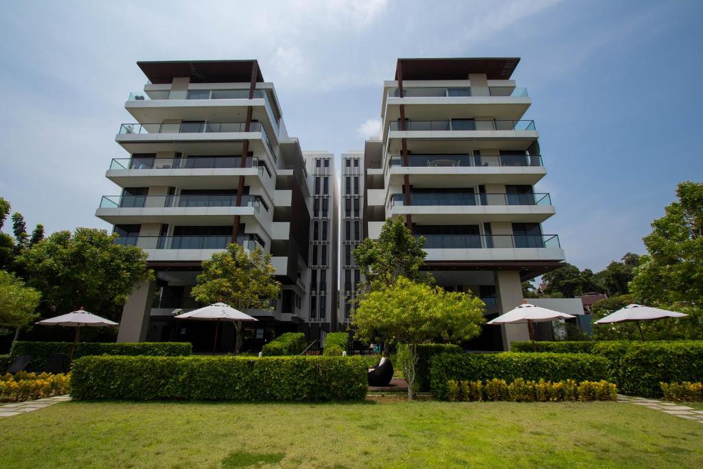 Escape II CondominiumE225, Mae Pim