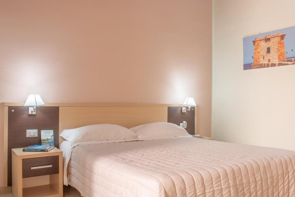 Porta delle Botteghelle — Hotel rooms in Trapani, Sicily