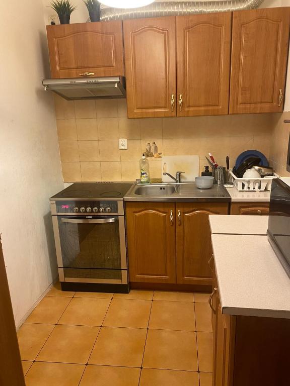 Nice room 2km to old town -150m from Metro Szwedzka photo