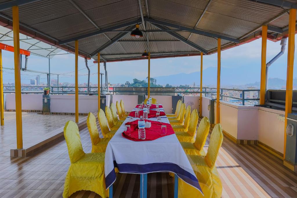 OYO 346 ホテル ロイヤル カトマンズ - Dining image