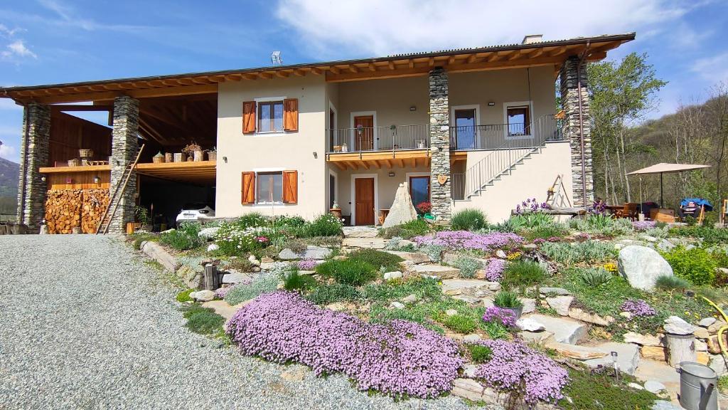 SEMI AL VENTO: la bio-casa nel giardino incantato!