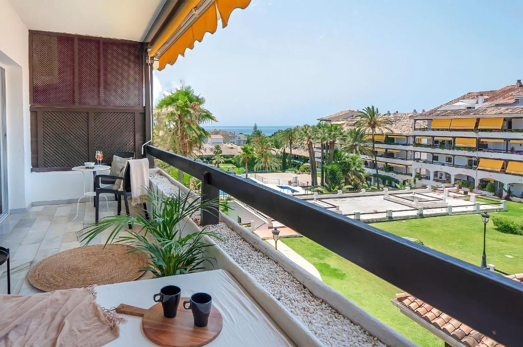 2BDR apartment with Sea View in Golden Mile, Marbella, Marbella