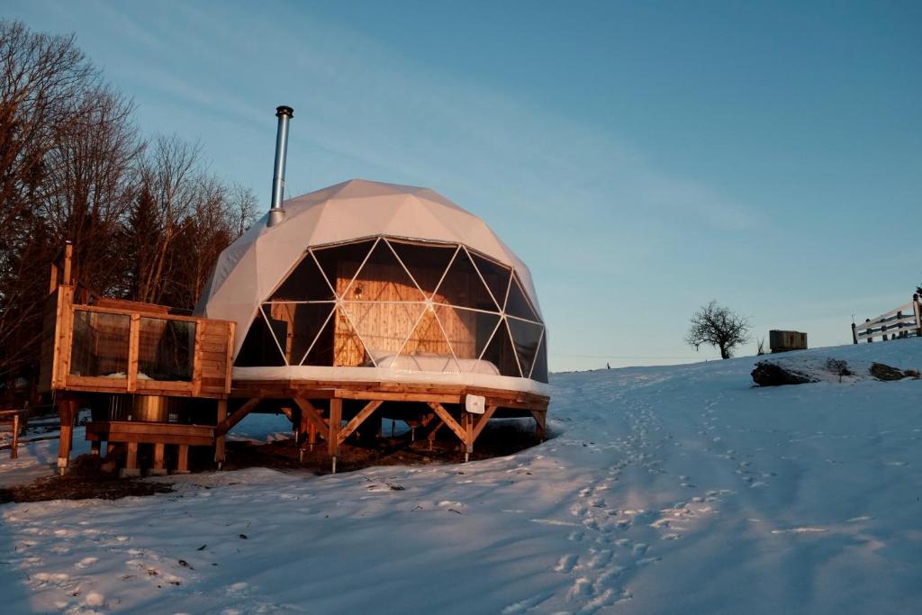 Mi-clos - luxury pods with private jacuzzi and sauna, Orford
