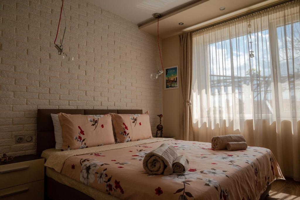 Garden Gate Studio, Veliko Tărnovo