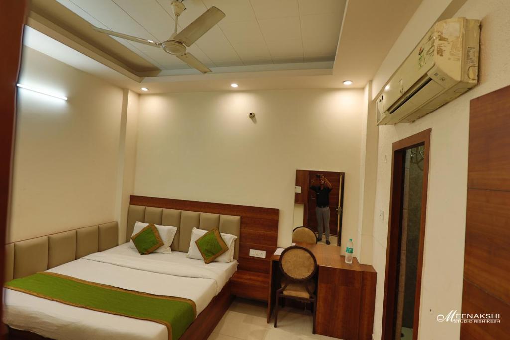 OYO 18541 Hotel Haridev photo