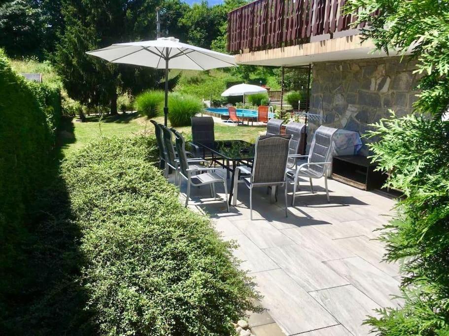 Green Cosy Group Floor Apartment