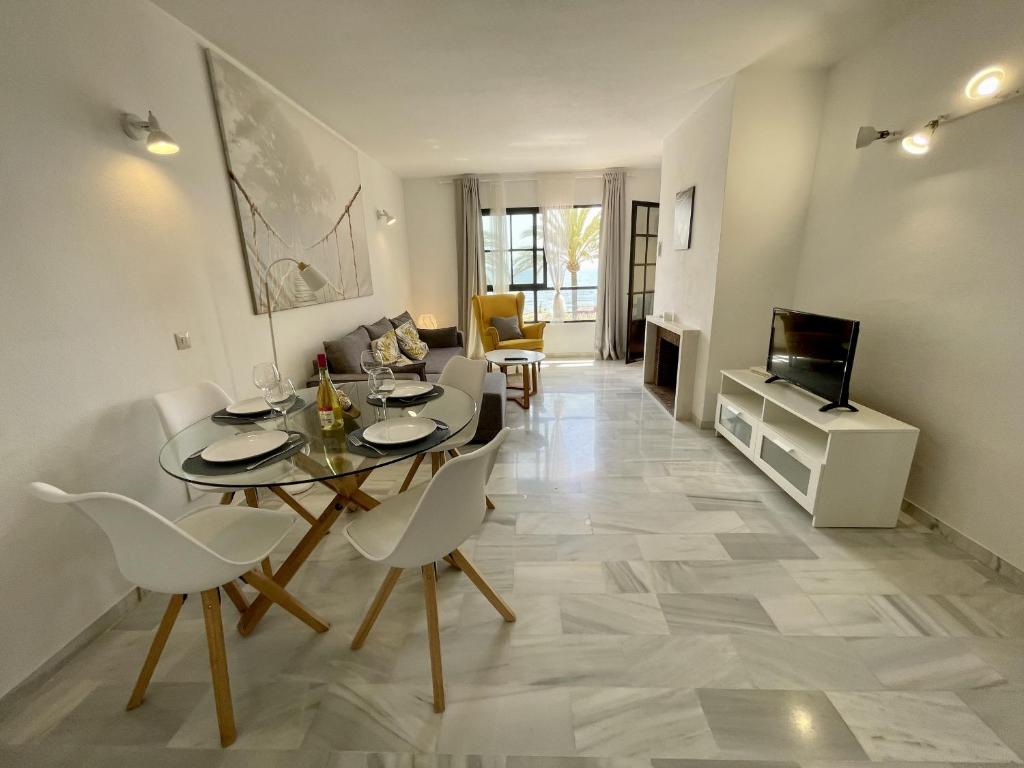 2 bedroom top floor apartament with open sea views CS197 - 3