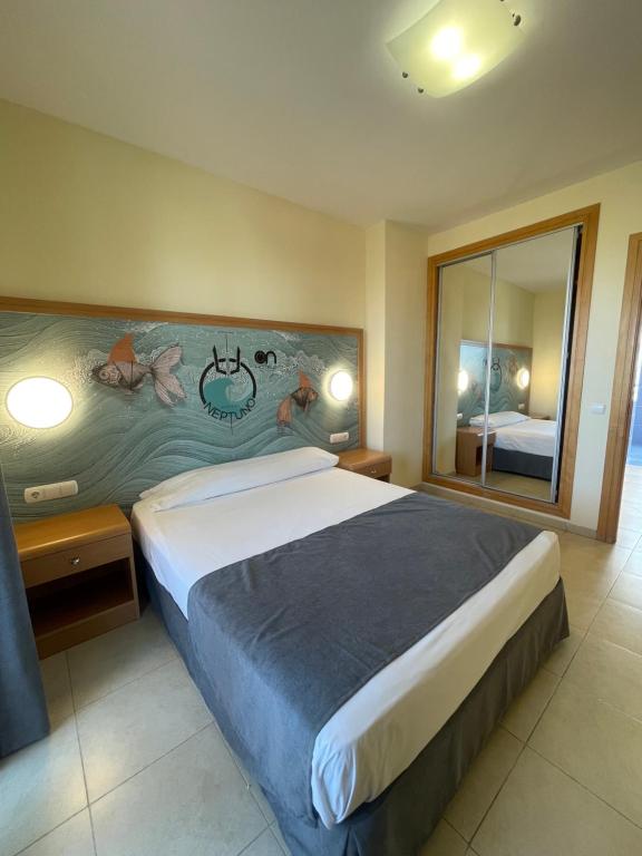 Hotel Neptuno by ON Hotels Group — Hotel rooms in Roquetas de Mar, Andalusia