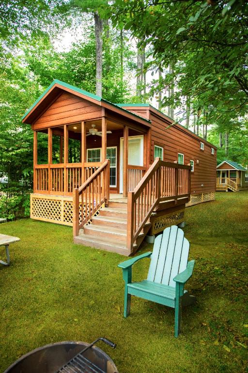 Lake George Escape photo
