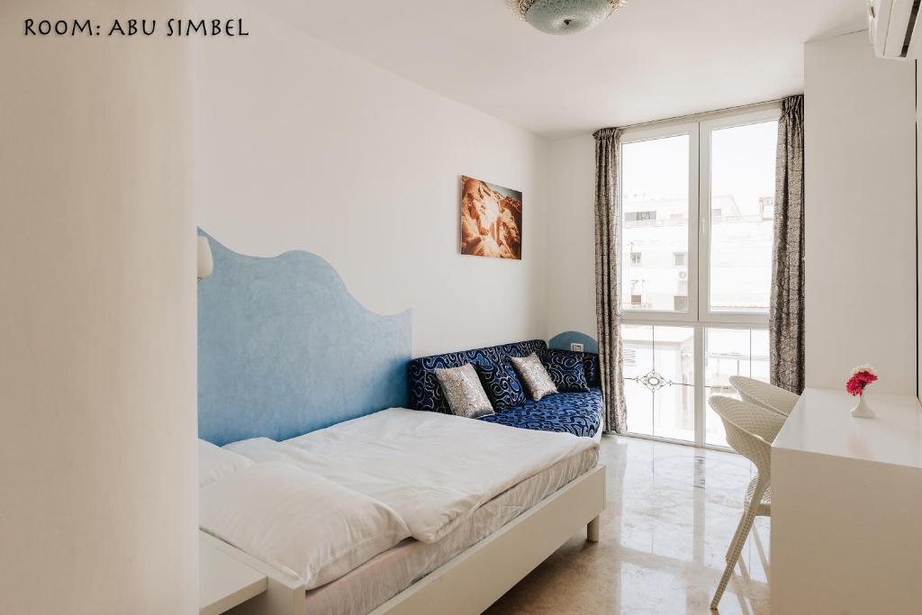 Double Room with Pyramids View