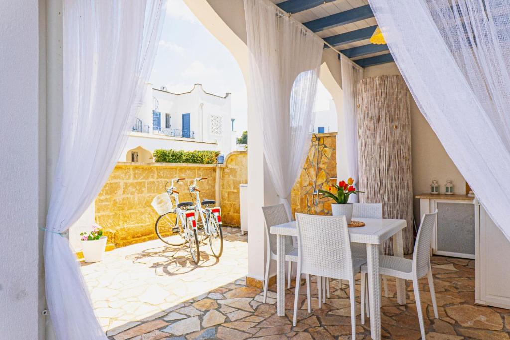 Villa Teresa Elegant & Relaxing Holiday Home with private hydro spa pool - 5