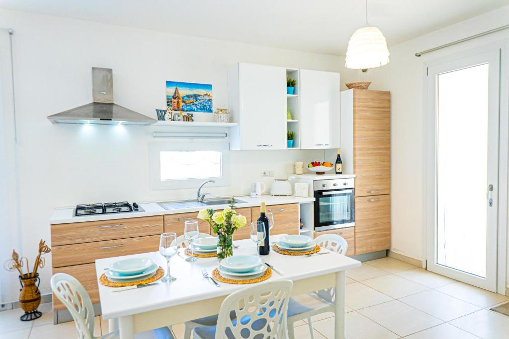 Villa Teresa Elegant & Relaxing Holiday Home with private hydro spa pool - 4
