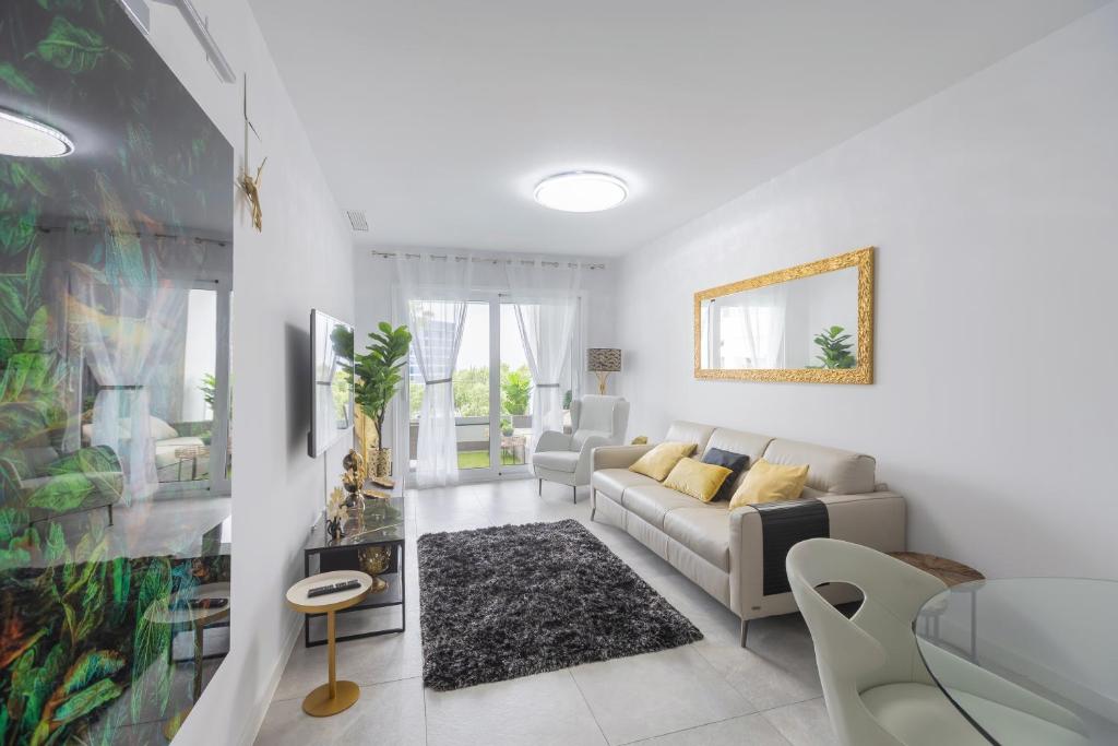 Marbella luxury brand new 2-bedroom apartment, 3 min walk to the beach! - 3