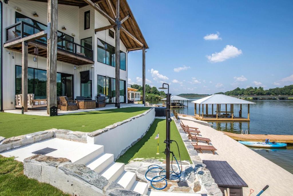 Sunset Rock at Lake Martin, Alexander City