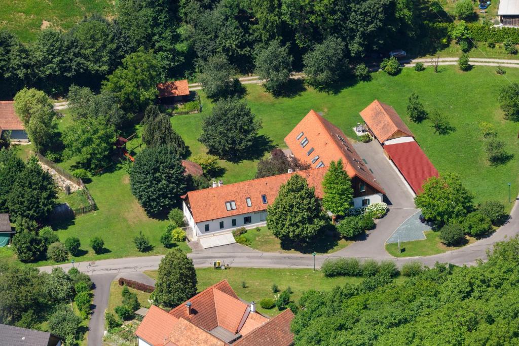 Kurbishof Gartner — Hotel in Fehring