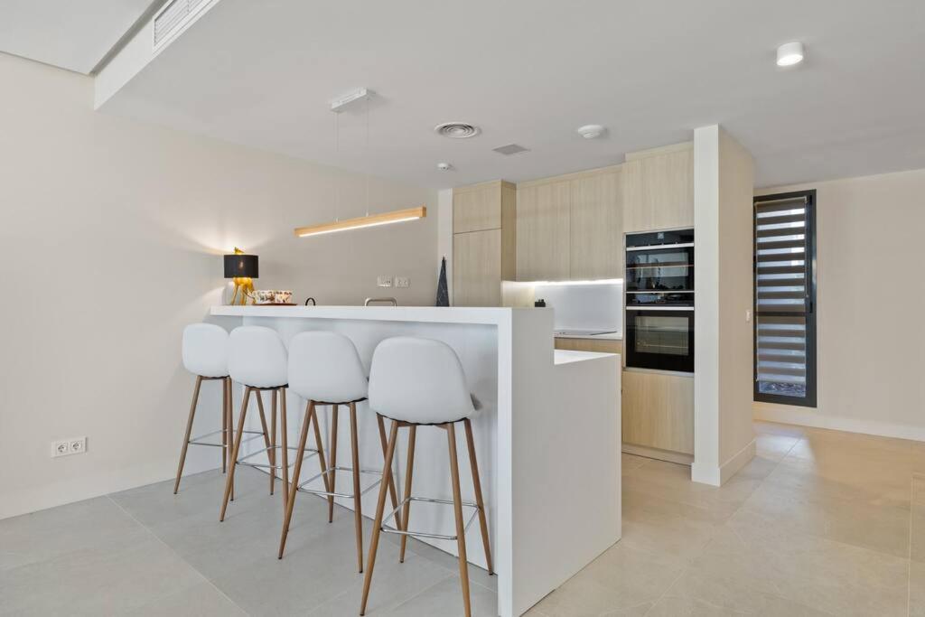 Luxury Apartment hot tub included in price - 5
