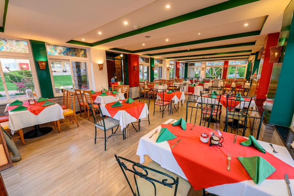 Golden beach resort hotel レストラン