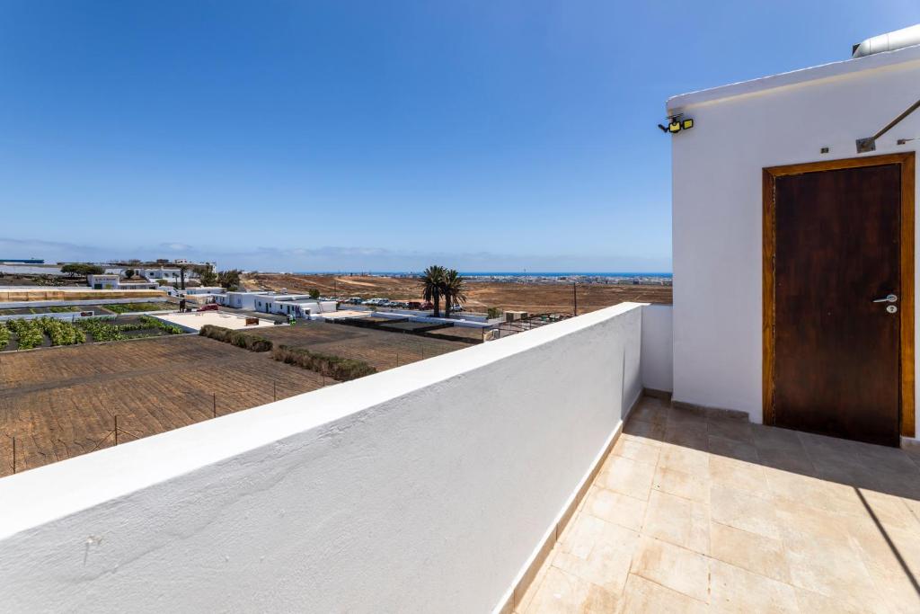 E Ensuite Vacation Apartment LANZAROTE - 2