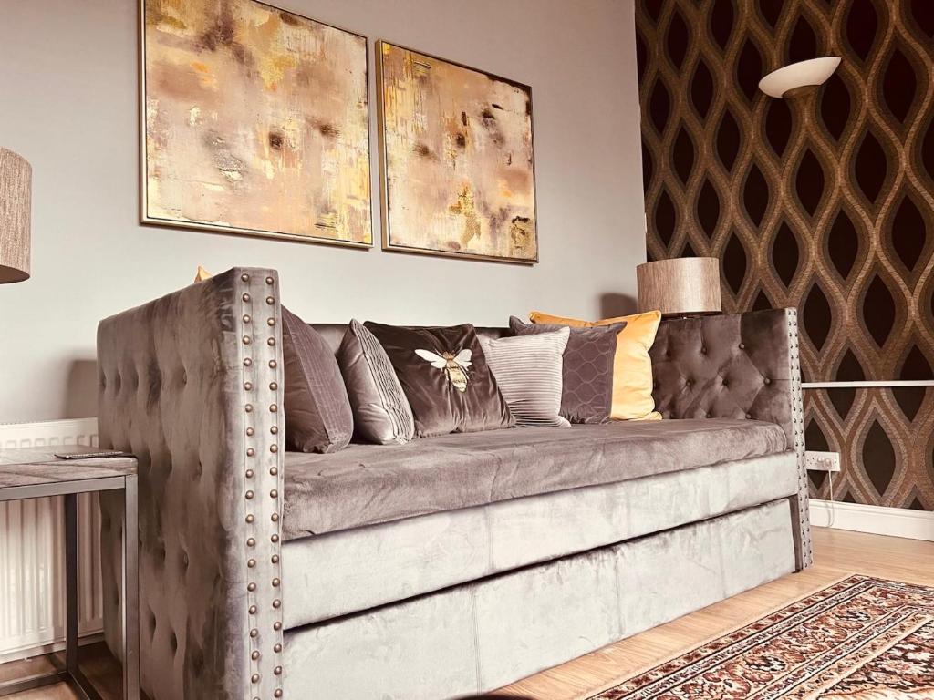 Apartment with City Views - Sleeps 3, Edinburgh