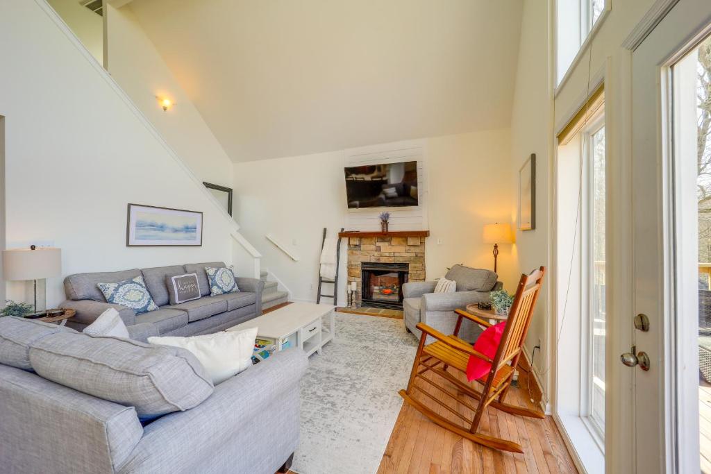 Mtn-View Ski Retreat with Grill in Seven Devils!, Seven Devils