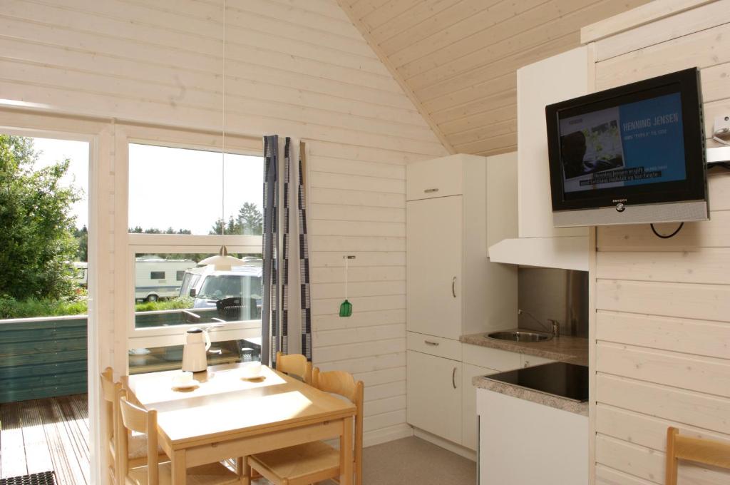 Standard Cottage (6 Adults), Riis Feriepark in Give