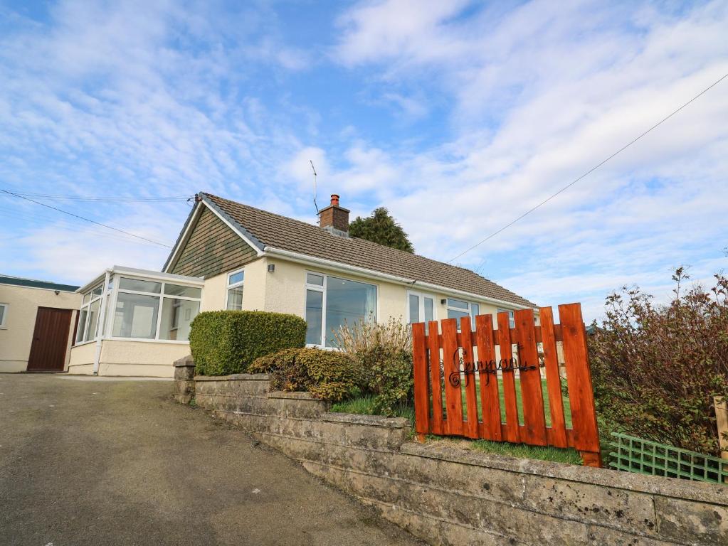 Gwynant, Ystrad Meurig