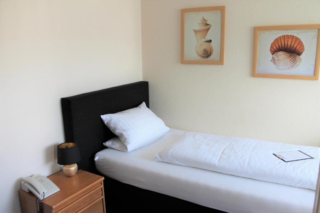 Alleehotel-Eschen photo