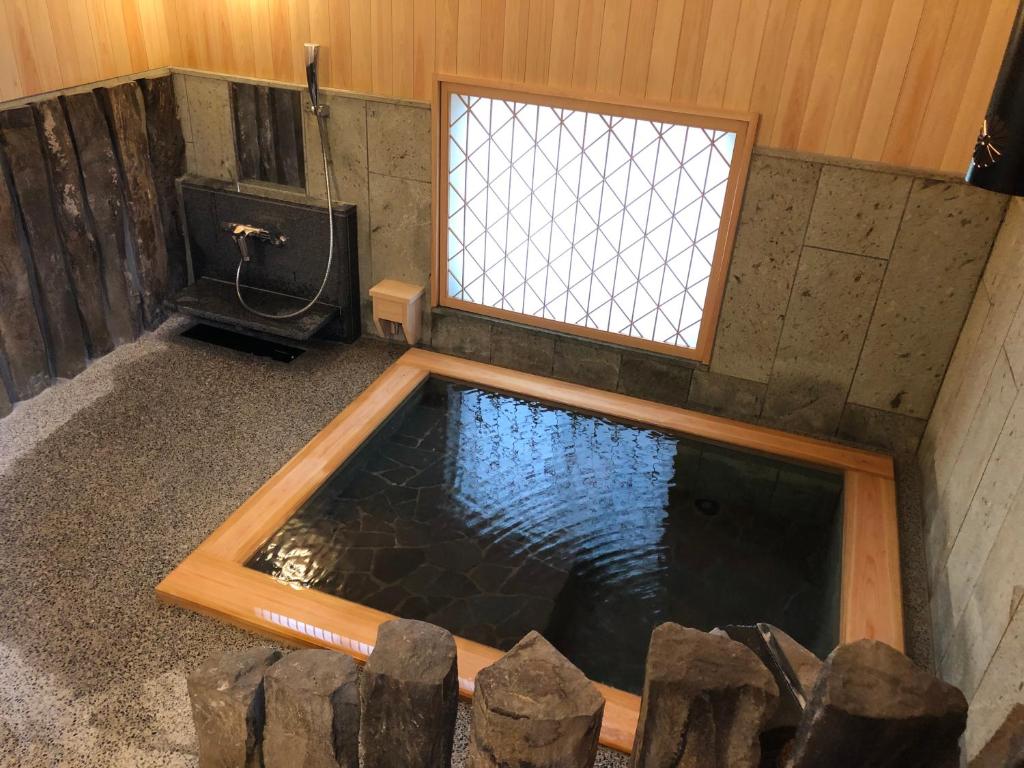 Hot spring bath