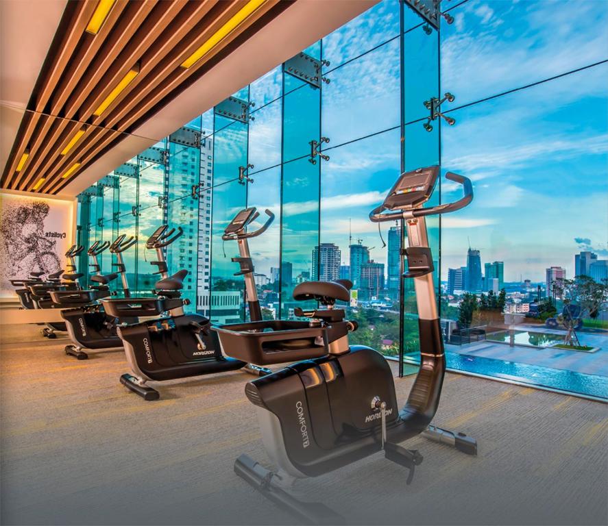 Setia Sky 88 Up to 6 pax !!! 2BEDROOM apartment with extra bed photo
