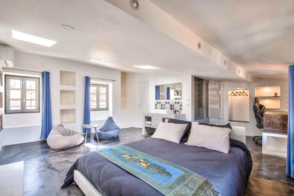 Artistic Loft Travel Experience - 2