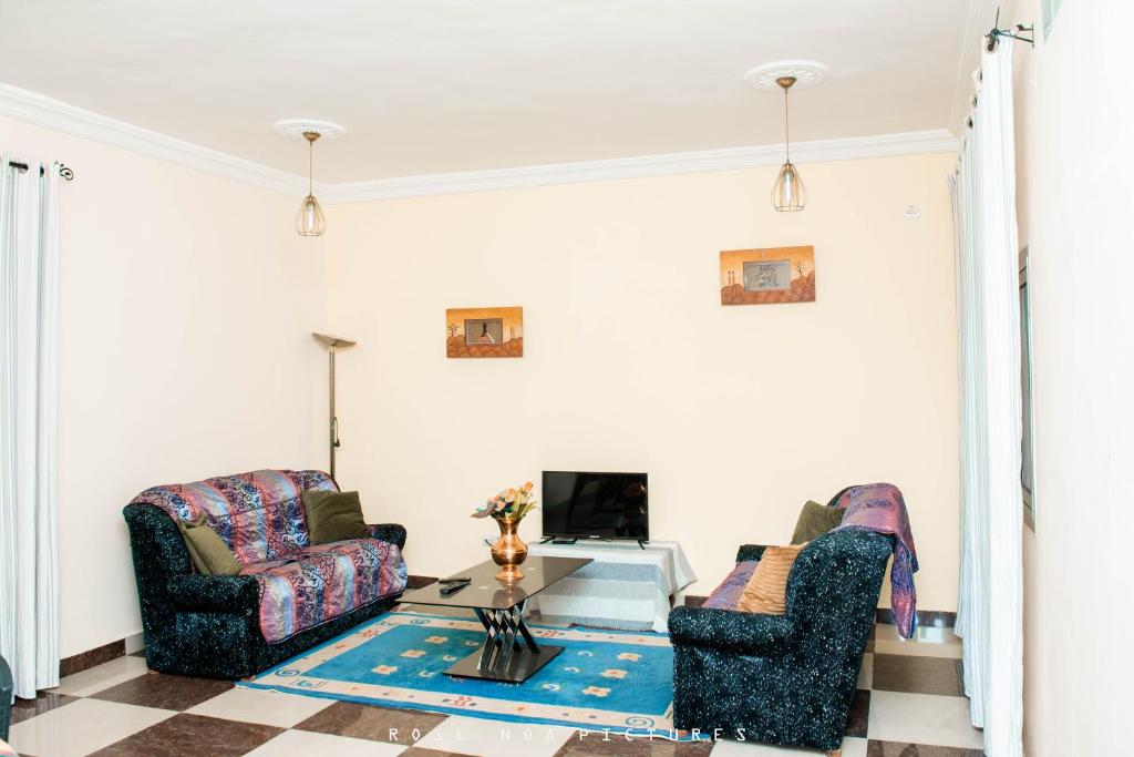 Odza, modern apartment, 3 bedrooms, private parking, Yaoundé