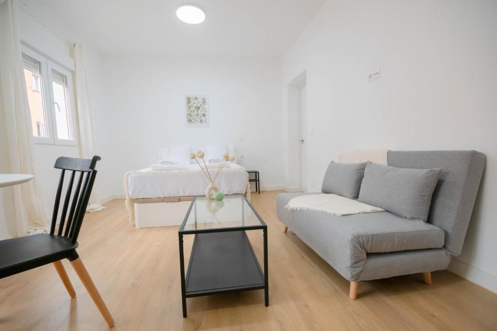 For you Rentals Encantador y único estudio TEMPORAL en Tetuan Madrid MLU411 - 3