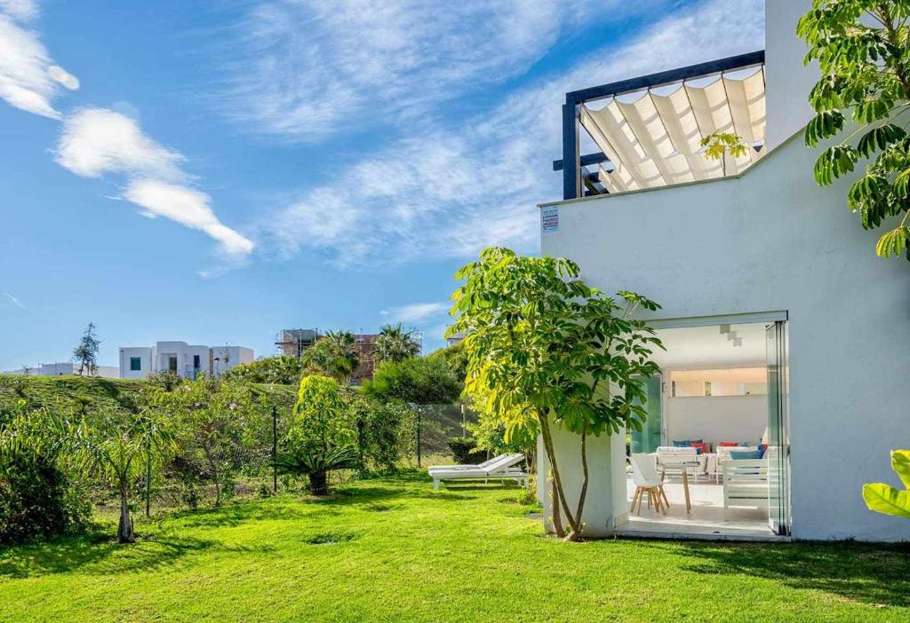 Marbella Golf y Beach Santa Clara By Houselogy photo