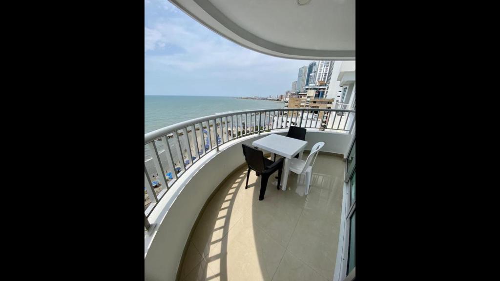 2 Bedroom Beachfront Apartment 2P1-Al With Pool And WIFI, Cartagena de Indias