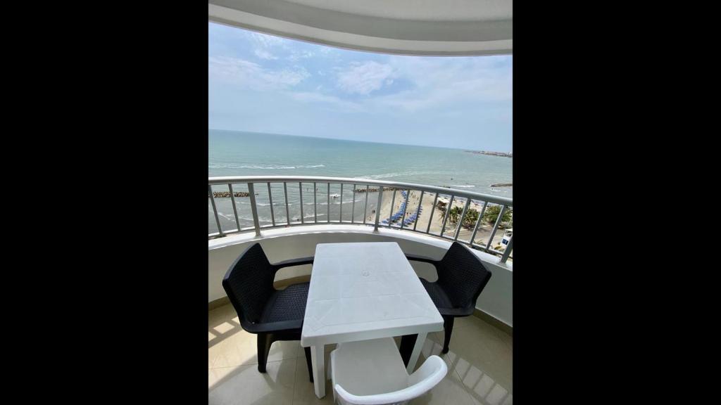 2 Bedroom Beachfront Apartment 2P1-Al With Pool And WIFI - 2