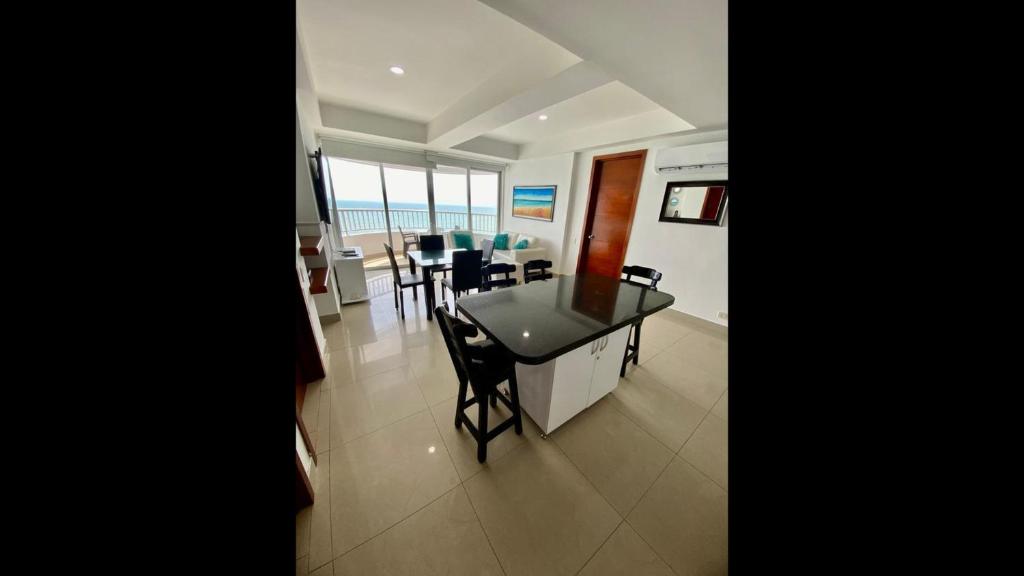 2 Bedroom Beachfront Apartment 2P1-Al With Pool And WIFI - 4