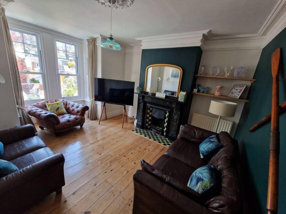Midships (Dartmouth Holiday Home, Sleeps 6) - photo 2